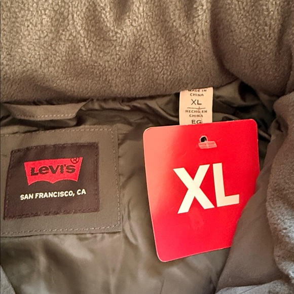 NWT Levi’s Women's Hunter Green Puffer Jacket- S & XL - Picture 13 of 13